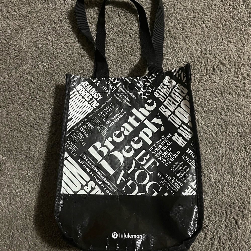 Lululemon tote